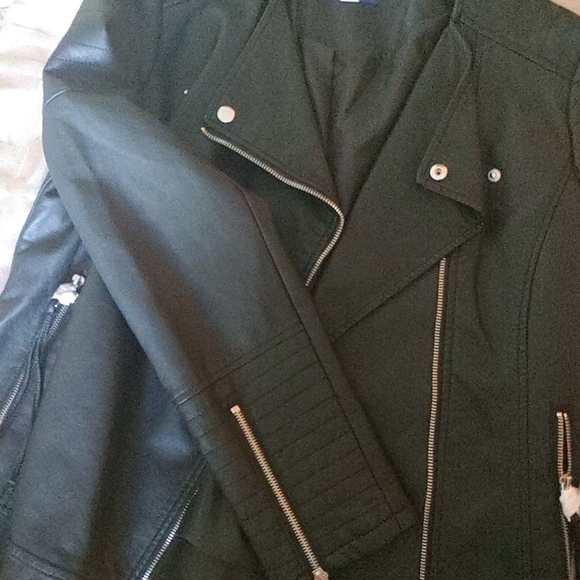 Leather Jacket - Picture 6 of 6